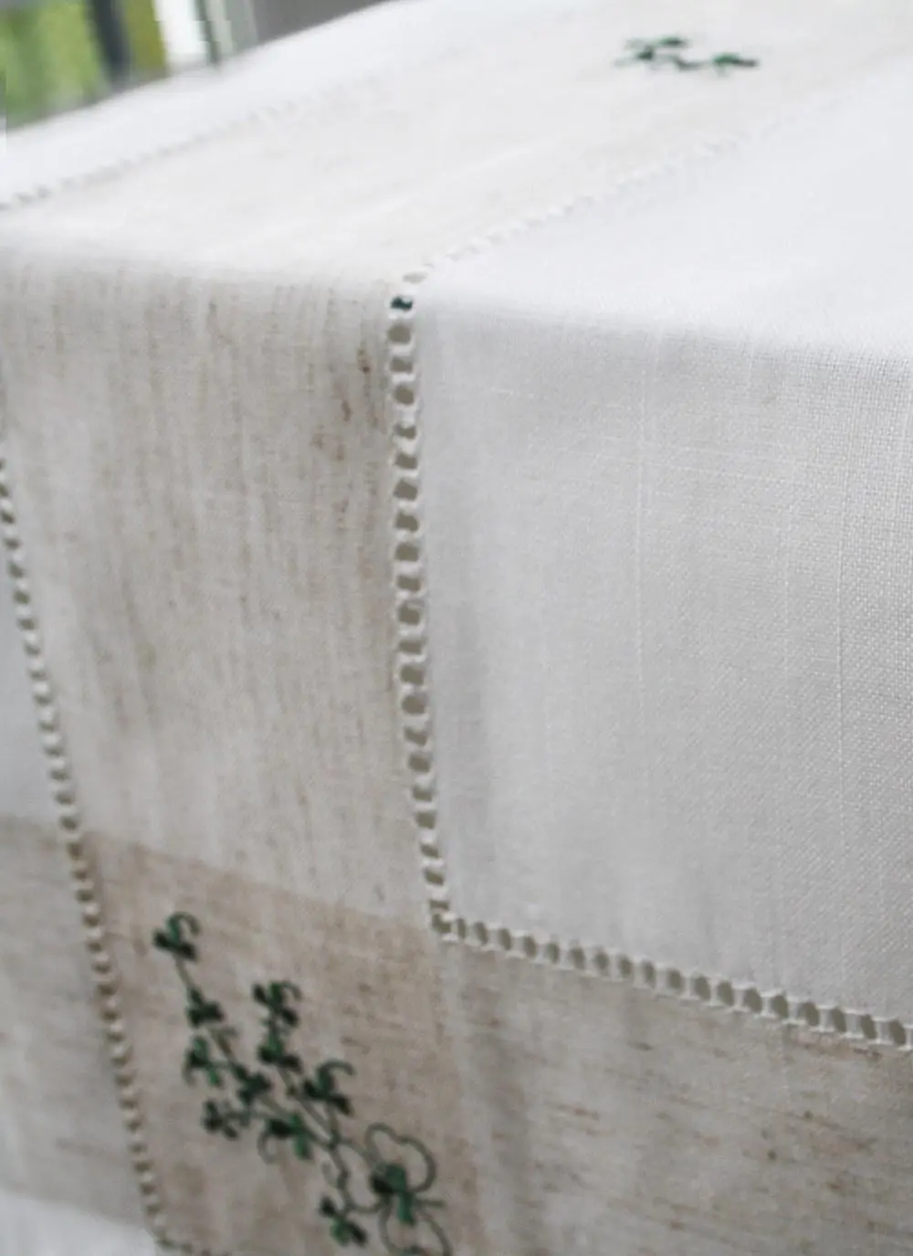 Kinsale Shamrock Table Runner